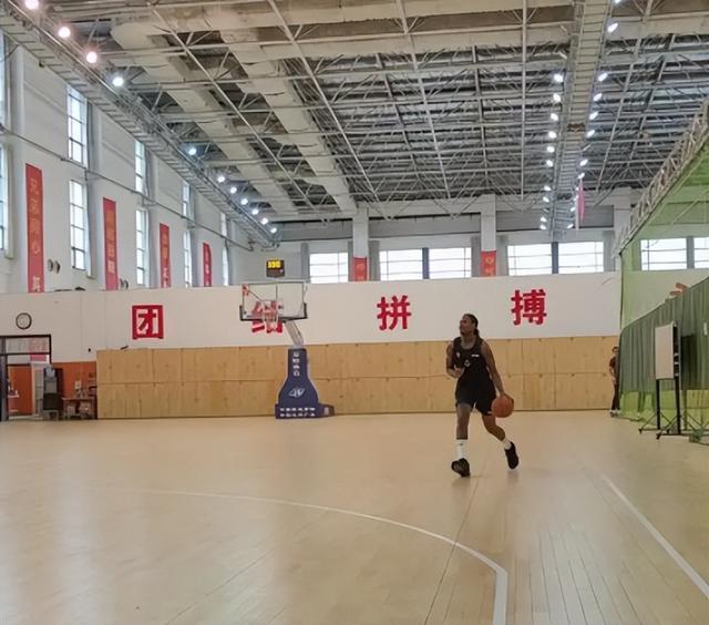 如何通过模拟比赛环境提升投篮表现_2